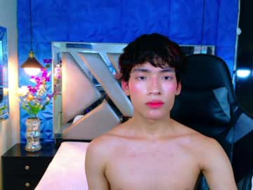Isaacnova Chaturbate stream image from March 28, 2026