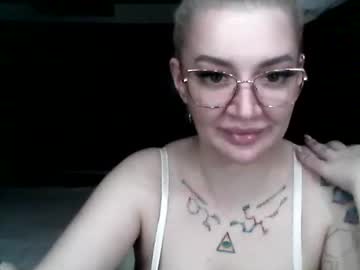 Christyblondie Chaturbate stream image from March 28, 2026