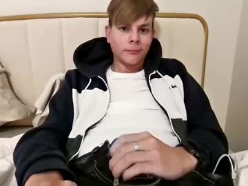 Michaeltwinkboy Chaturbate stream image from March 29, 2026