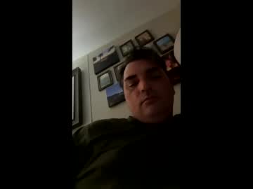 Oliverclothesoff1211 Chaturbate stream image from March 29, 2026