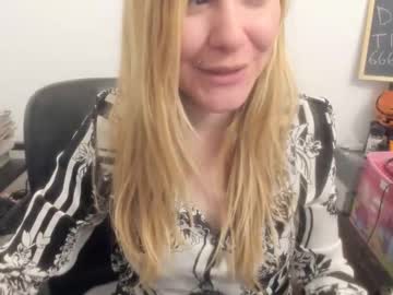 Gloss___ Chaturbate stream image from March 29, 2026