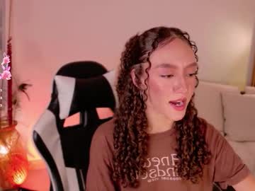 Chloemoreti Chaturbate stream image from March 29, 2026