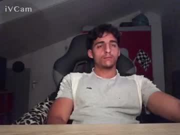 Raes69 Chaturbate stream image from March 30, 2026