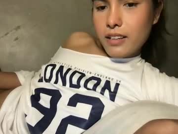 Pinky_Skylar Chaturbate stream image from March 30, 2026