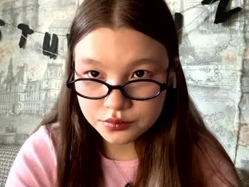 Lorrineyosko Chaturbate stream image from March 30, 2026