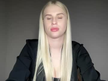 Shyfox02 Chaturbate stream image from March 30, 2026