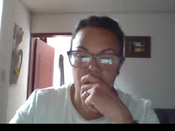 Lau16310 Chaturbate stream image from March 30, 2026