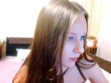 Chloe_Wifeys Chaturbate stream image from March 30, 2026