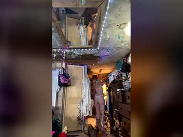 Licktysplitme Chaturbate stream image from March 31, 2026