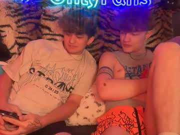 Eastinwestin Chaturbate stream image from March 31, 2026