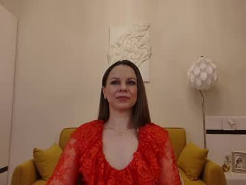 Helenbenit Chaturbate stream image from March 31, 2026