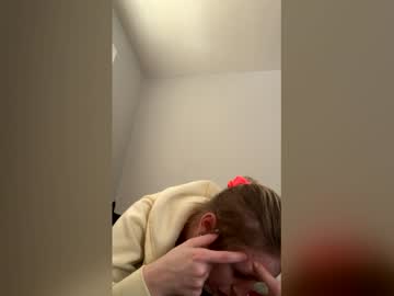 Buggggy5 Chaturbate stream image from March 31, 2026