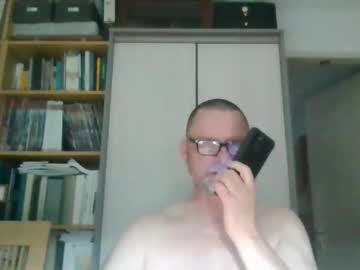 Dierenfeld Chaturbate stream image from March 31, 2026