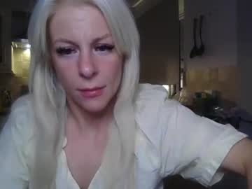 Lexxileox Chaturbate stream image from March 31, 2026