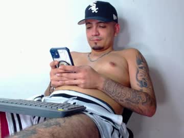 Owenstonne Chaturbate stream image from April 01, 2026