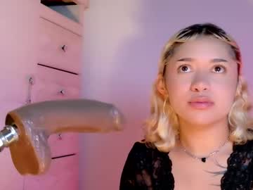Scarlet_Gold Chaturbate stream image from April 01, 2026