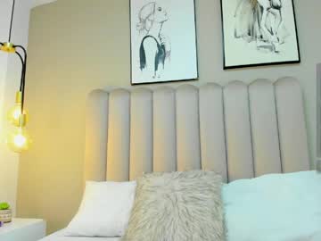 Nikky_Collins Chaturbate stream image from April 01, 2026