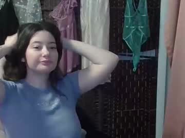 Rosierevive Chaturbate stream image from April 01, 2026