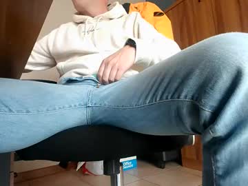 Swimbtm Chaturbate stream image from April 01, 2026