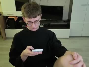 Angryzan Chaturbate stream image from April 01, 2026