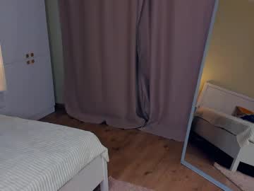 Sunnileys Chaturbate stream image from April 01, 2026