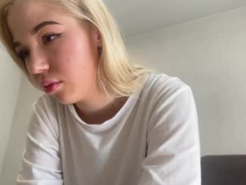 Almetaputhoff Chaturbate stream image from April 01, 2026