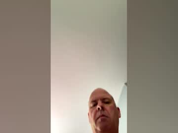 Barnydino Chaturbate stream image from April 01, 2026