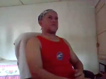 Golons17 Chaturbate stream image from April 01, 2026