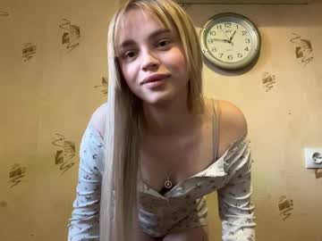 Auroratennett Chaturbate stream image from April 01, 2026