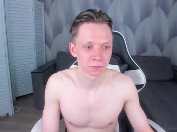 Meverik_Oushen Chaturbate stream image from April 01, 2026