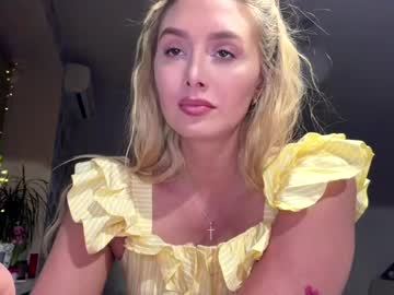 Corabau Chaturbate stream image from April 01, 2026