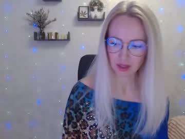 Luckcristal Chaturbate stream image from April 01, 2026