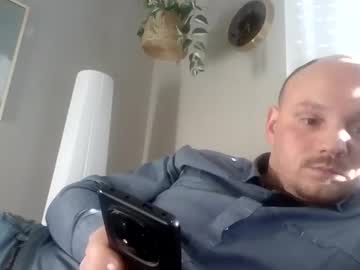 Secretcplg Chaturbate stream image from April 01, 2026