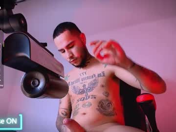 Hotlatinox20cm Chaturbate stream image from April 01, 2026