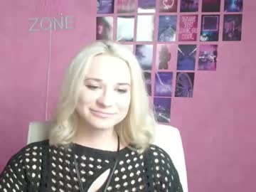 Moonsusanna Chaturbate stream image from April 01, 2026