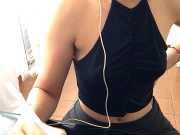 Petitecurlybrunette Chaturbate stream image from April 01, 2026