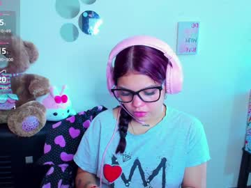 Emma_Boo_ Chaturbate stream image from April 01, 2026