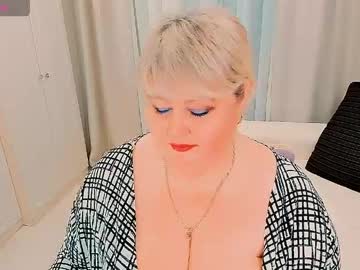 Huge_Booobs Chaturbate stream image from April 01, 2026
