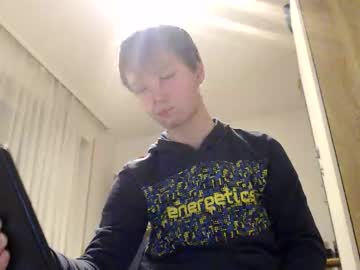 Phillip25y Chaturbate stream image from April 01, 2026