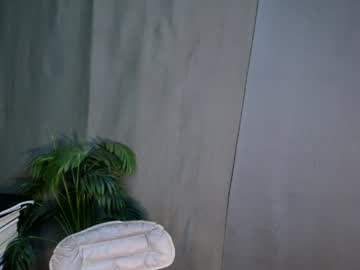 Shes_Notme Chaturbate stream image from April 01, 2026