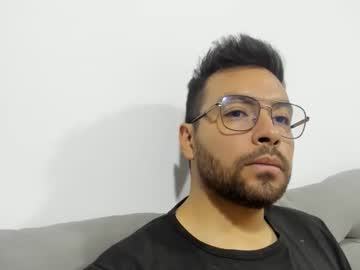 Cumcamok Chaturbate stream image from April 02, 2026