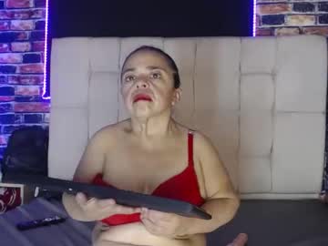 Mialuna303av Chaturbate stream image from April 02, 2026