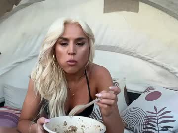 Theskylarhayes Chaturbate stream image from April 02, 2026