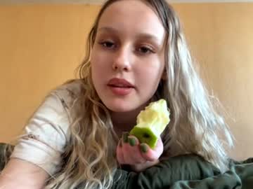 Bobettesplane Chaturbate stream image from April 02, 2026