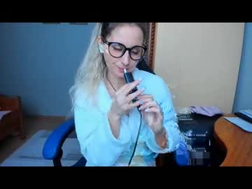 Helenkaforyou Chaturbate stream image from April 02, 2026