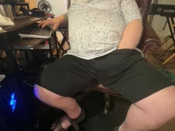 Nmedge2cum Chaturbate stream image from April 02, 2026