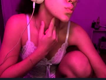 Petitecurlybrunette Chaturbate stream image from April 03, 2026