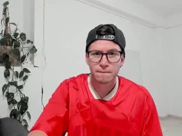 Elnenedearg Chaturbate stream image from April 03, 2026