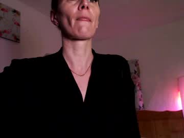 Britneydivine Chaturbate stream image from April 03, 2026