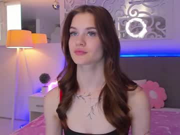Luisaclover Chaturbate stream image from April 03, 2026